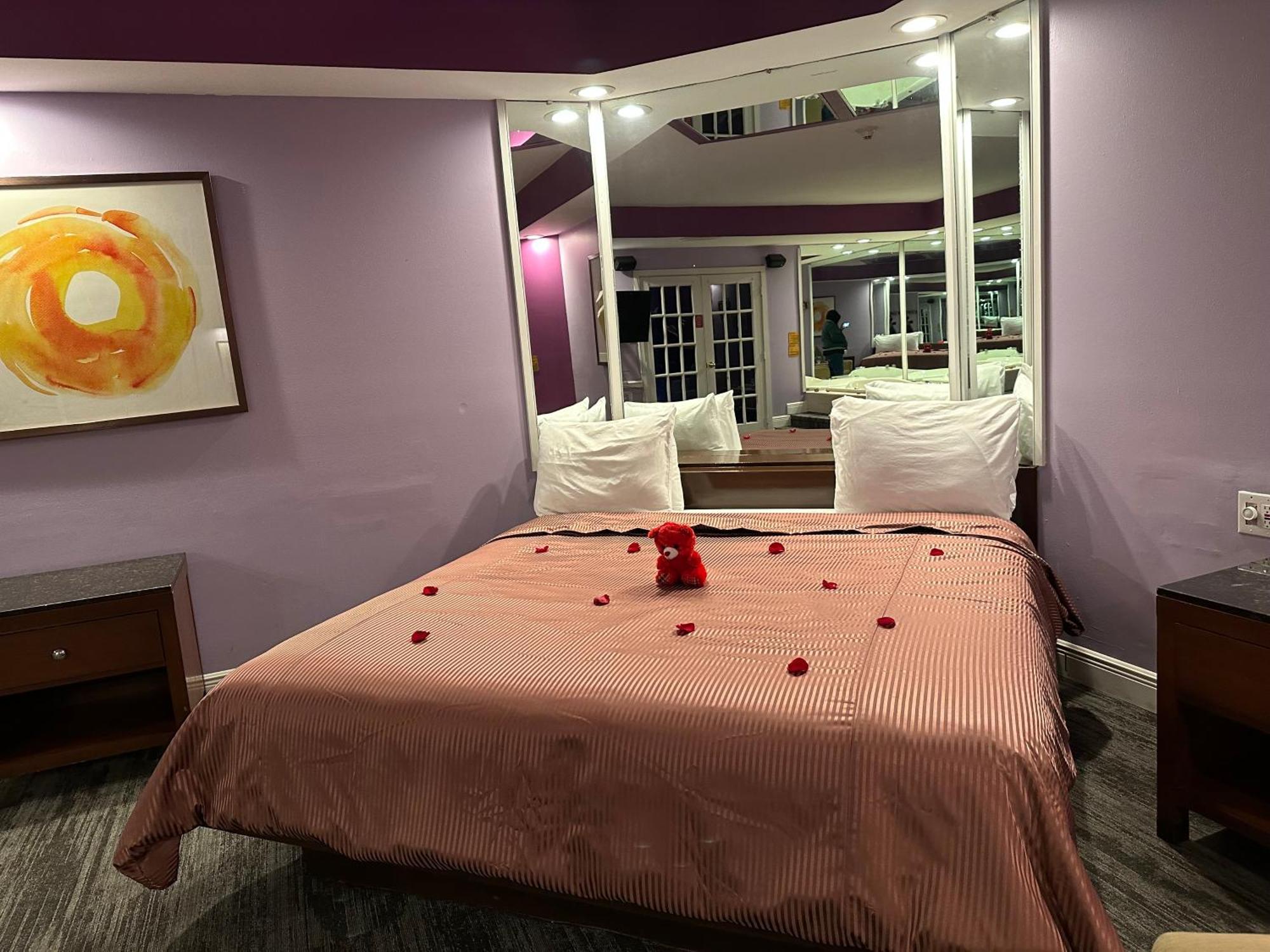 Inn Of The Dove - Romantic Luxury Suites With Jacuzzi & Fireplace At Harrisburg-Hershey-Philadelphia, Pa Luaran gambar